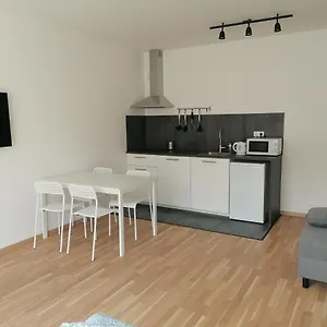  Apartment Brand New #62 With Free Secure Parking In The Center