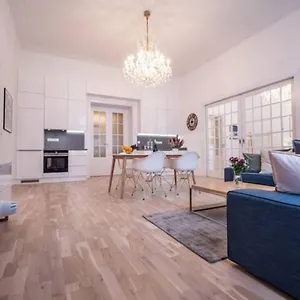  Apartment Class In Old Town 2 Bedrooms